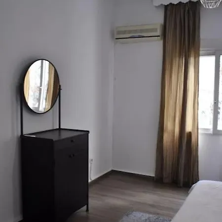 Simplicity Flat Near White Tower Thessaloniki